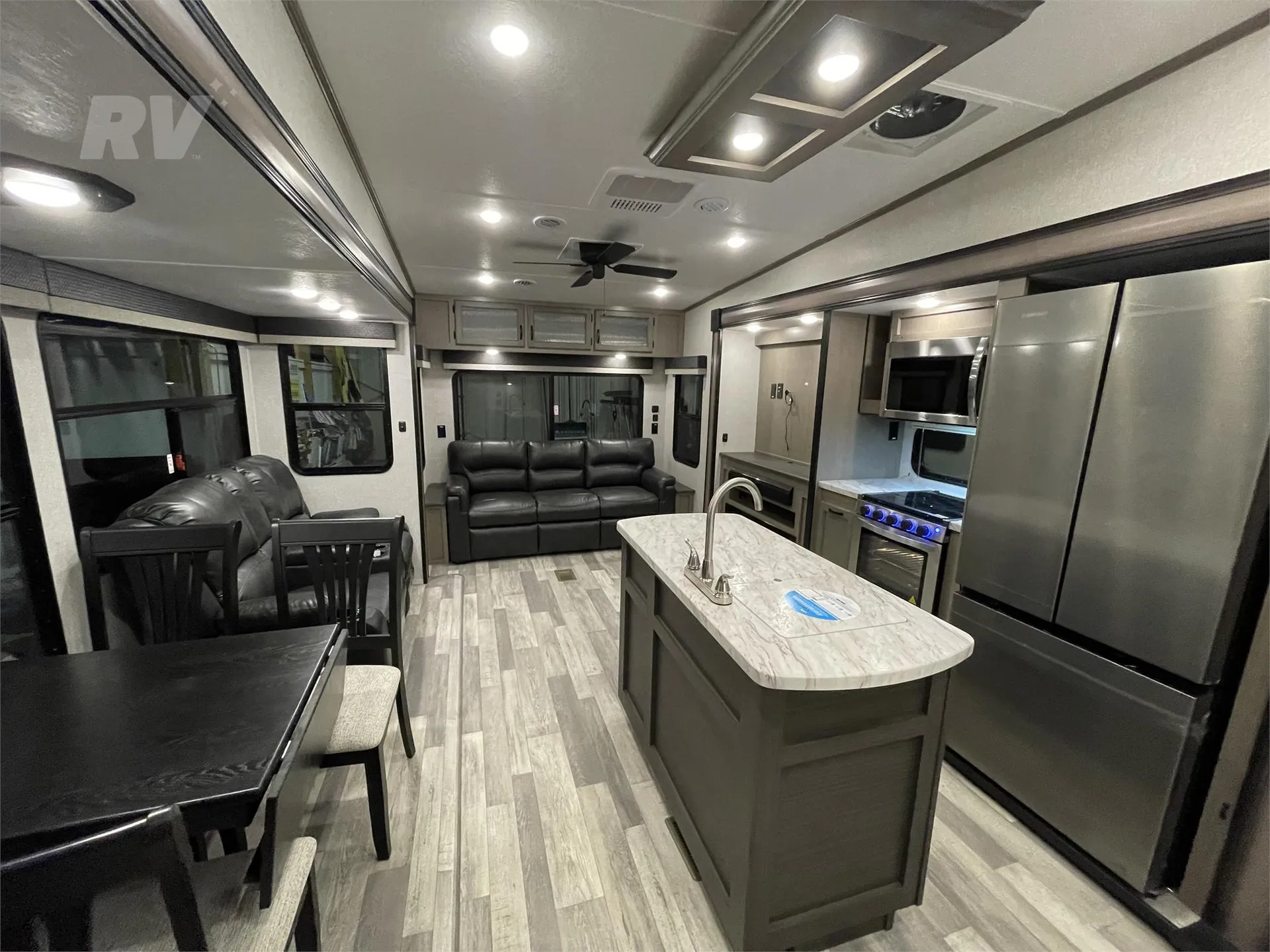 2023 Coachmen Chaparral X Edition 393MBX - Photo 4