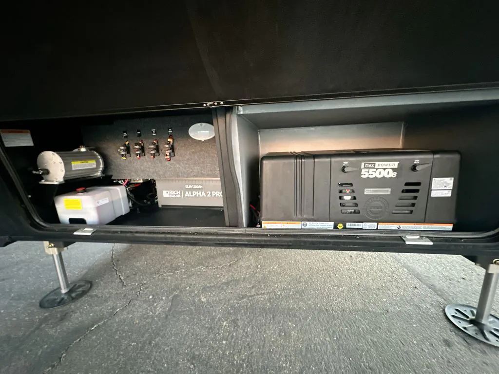 2026 Brinkley Model G 3970, Photos photo 9