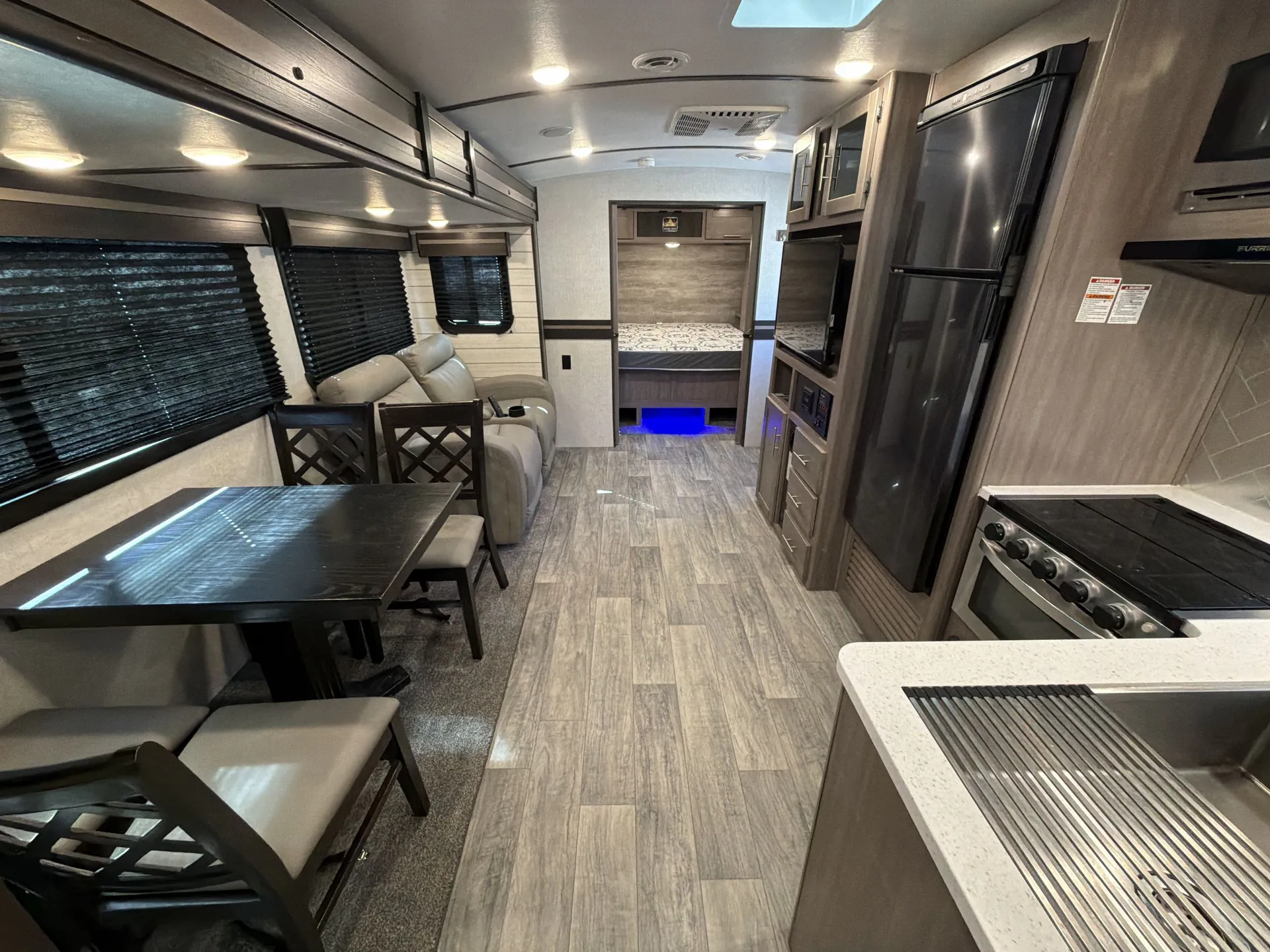 2021 CrossRoads Sunset Trail 253RB — living area main