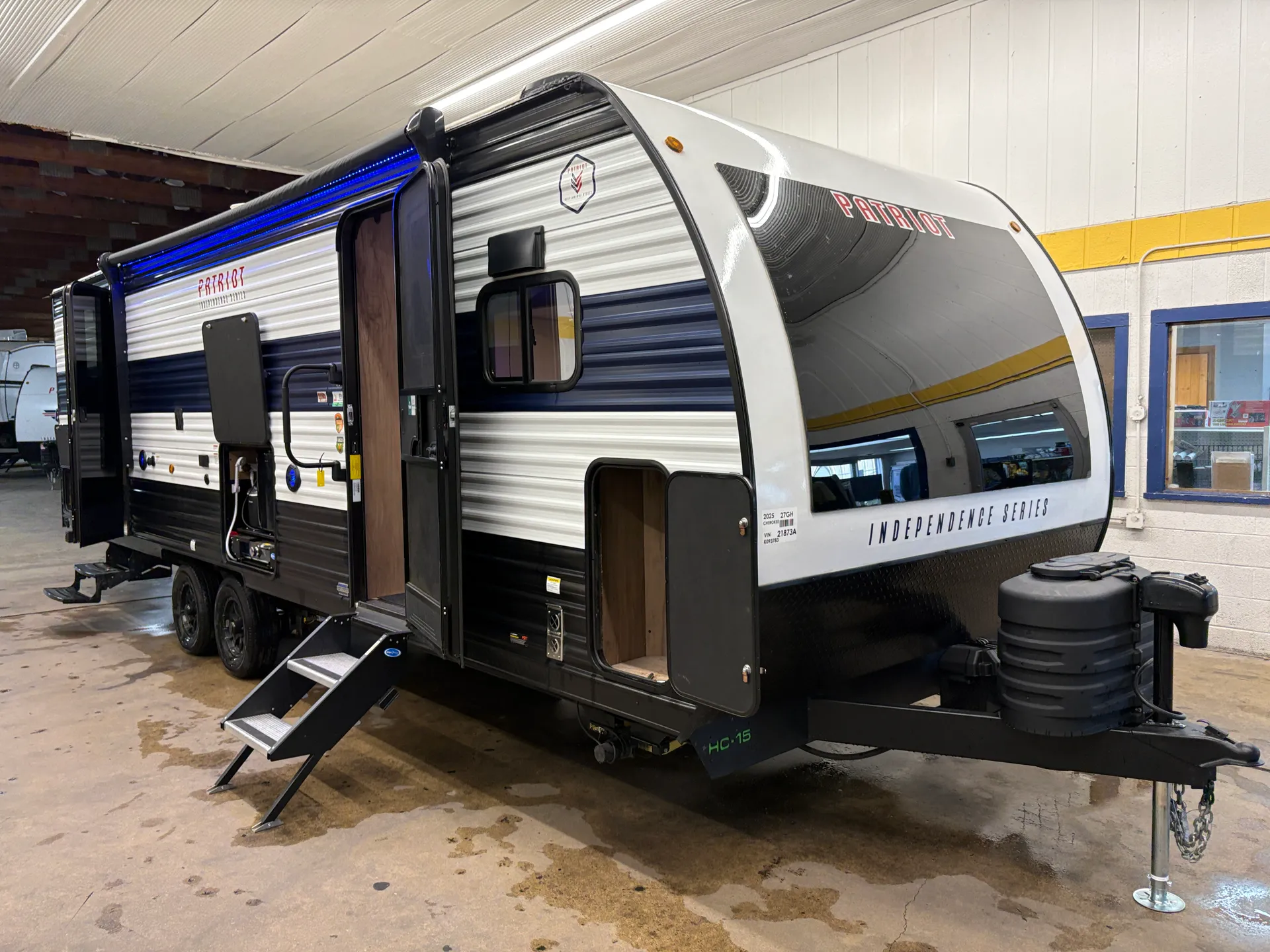 2025 Forest River Cherokee Grey Wolf 27GH - Photo 2