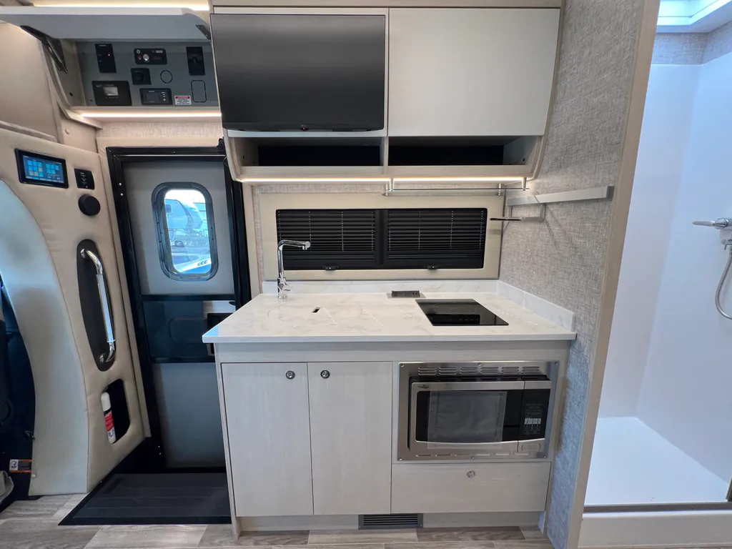 2025 Tiffin Wayfarer 25 XLW, Photos photo 7