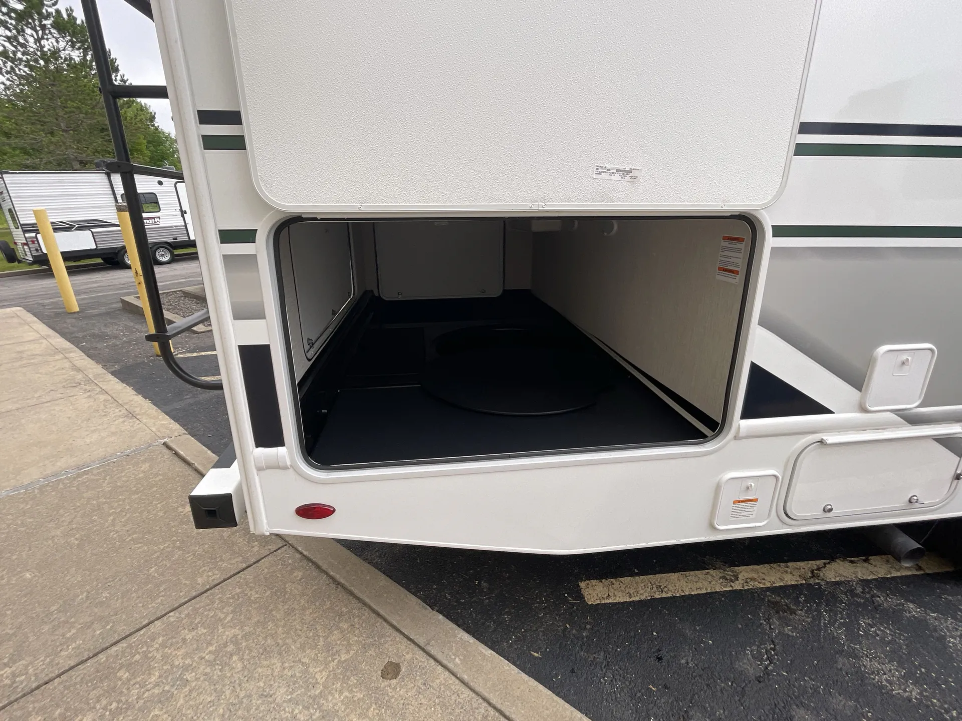 2026 Thor Motor Coach Freedom Eddie Bauer 28EB — living area main