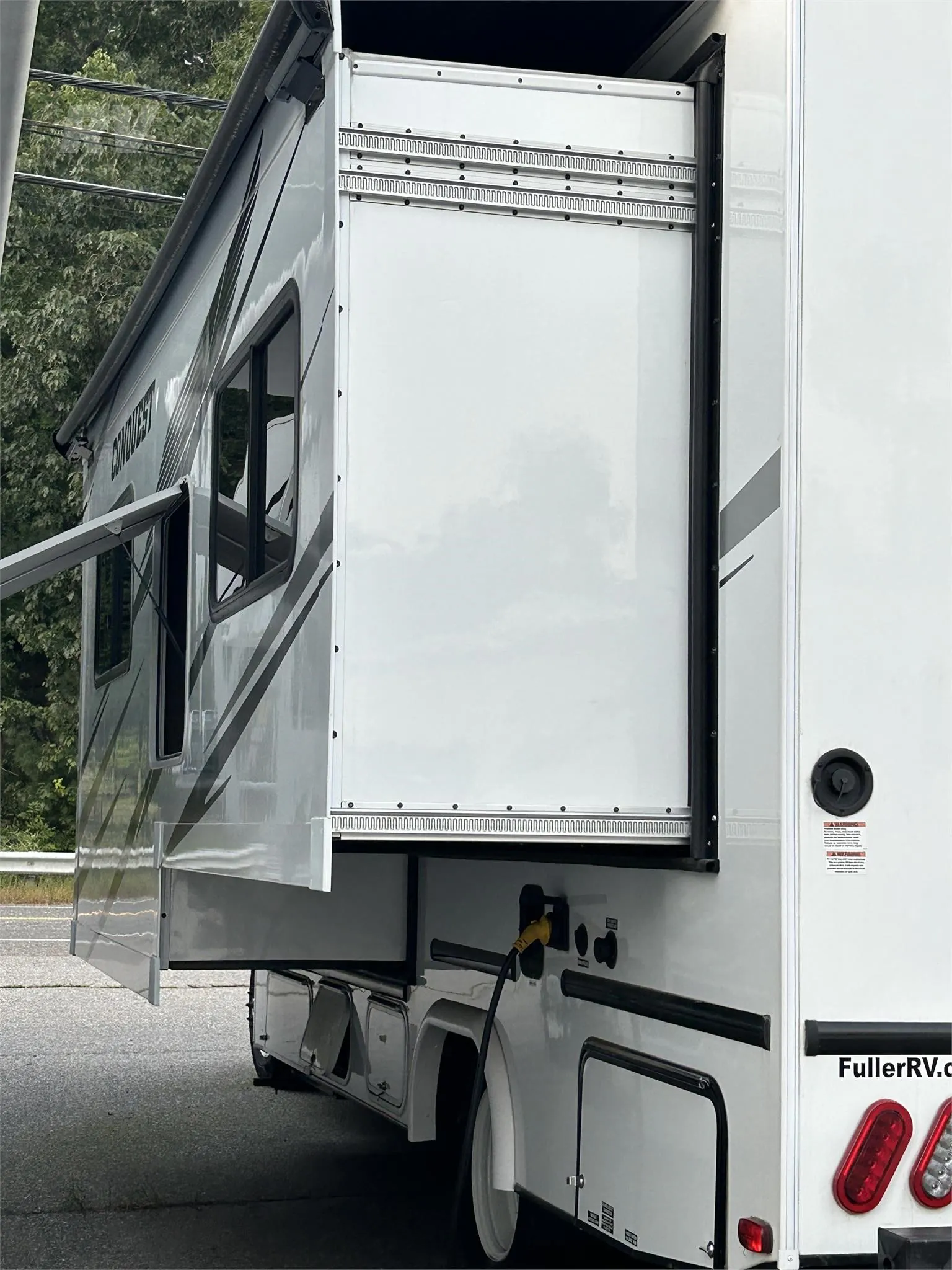 2022 Gulf Stream Conquest Class C 6245 dealer photo 5 from Fuller RV