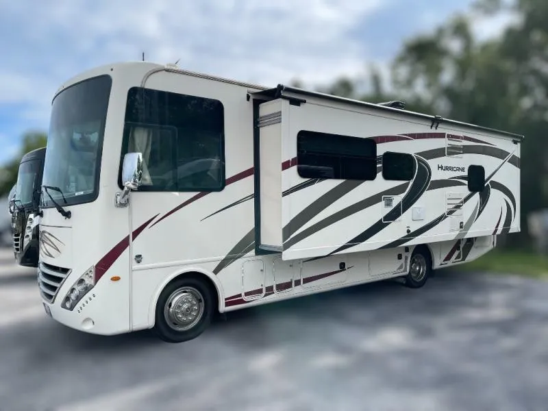2019 Thor Motor Coach Hurricane 29M - Photo 4