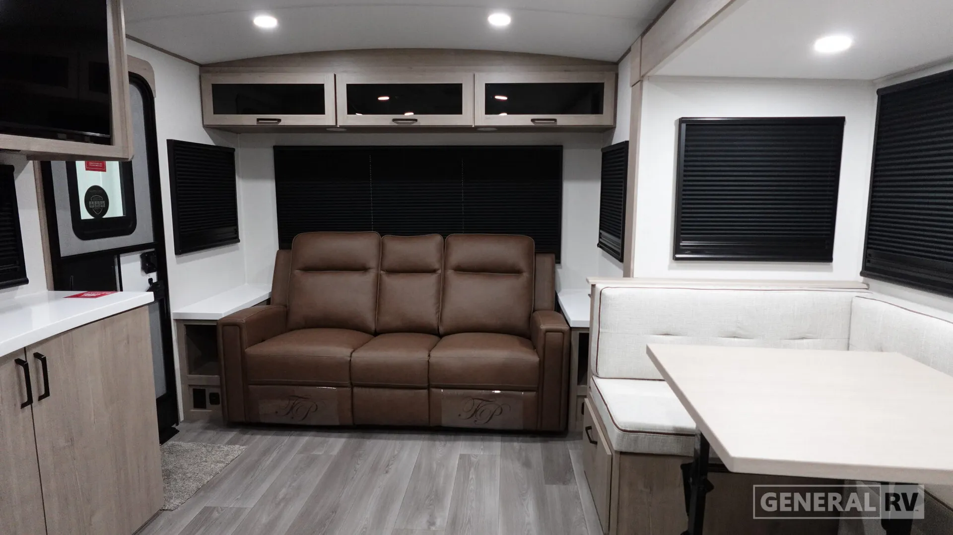 2026 Grand Design Imagine 2500RL - Photo 3