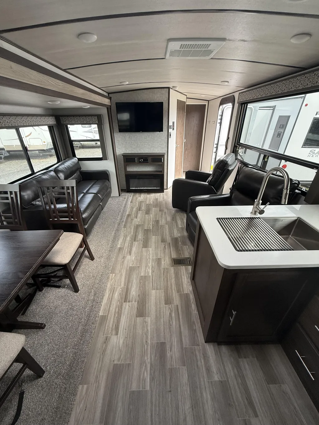 2019 Forest River Salem Hemisphere Lite 282RK, Photos photo 4