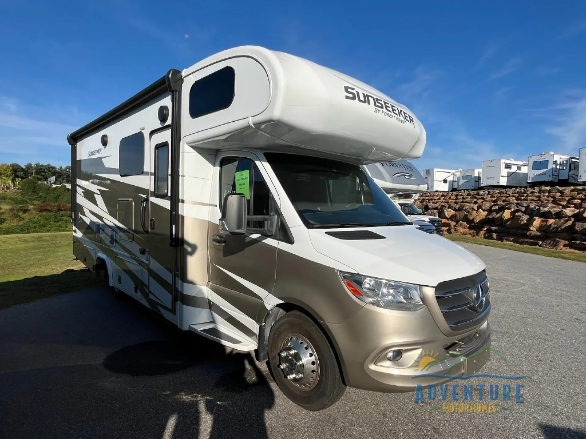 2024 Forest River Sunseeker MBS 2400T - Photo 4