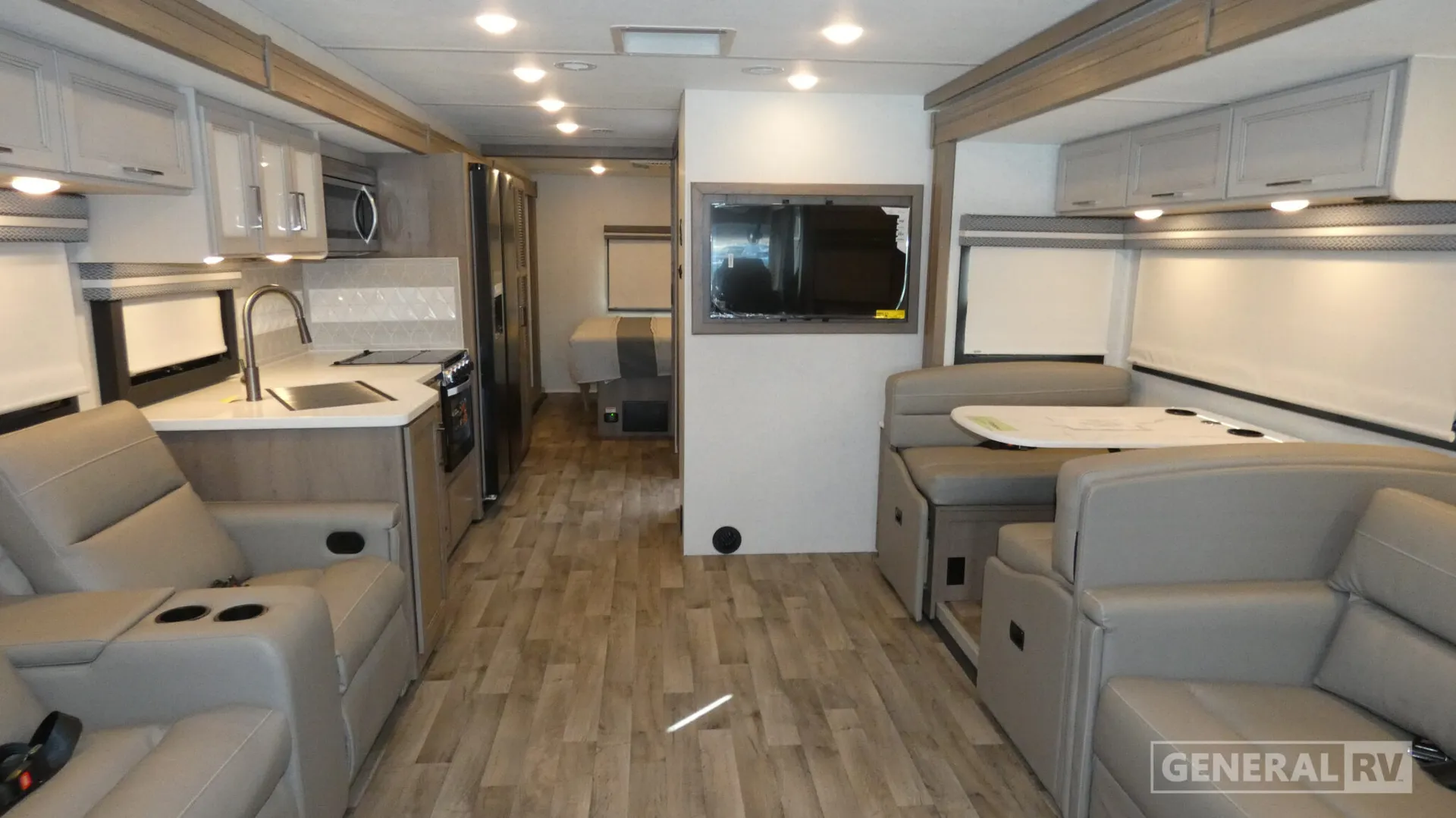 2026 Thor Motor Coach Hurricane 35R - Photo 3