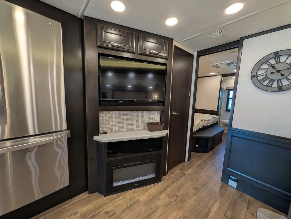 2023 Entegra Coach Accolade 37K, Photos photo 26