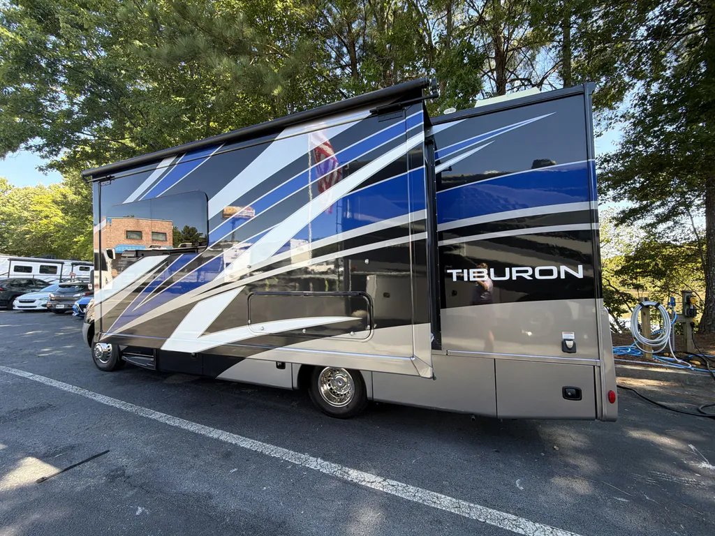 2021 Thor Motor Coach Tiburon 24FB, Photos photo 30
