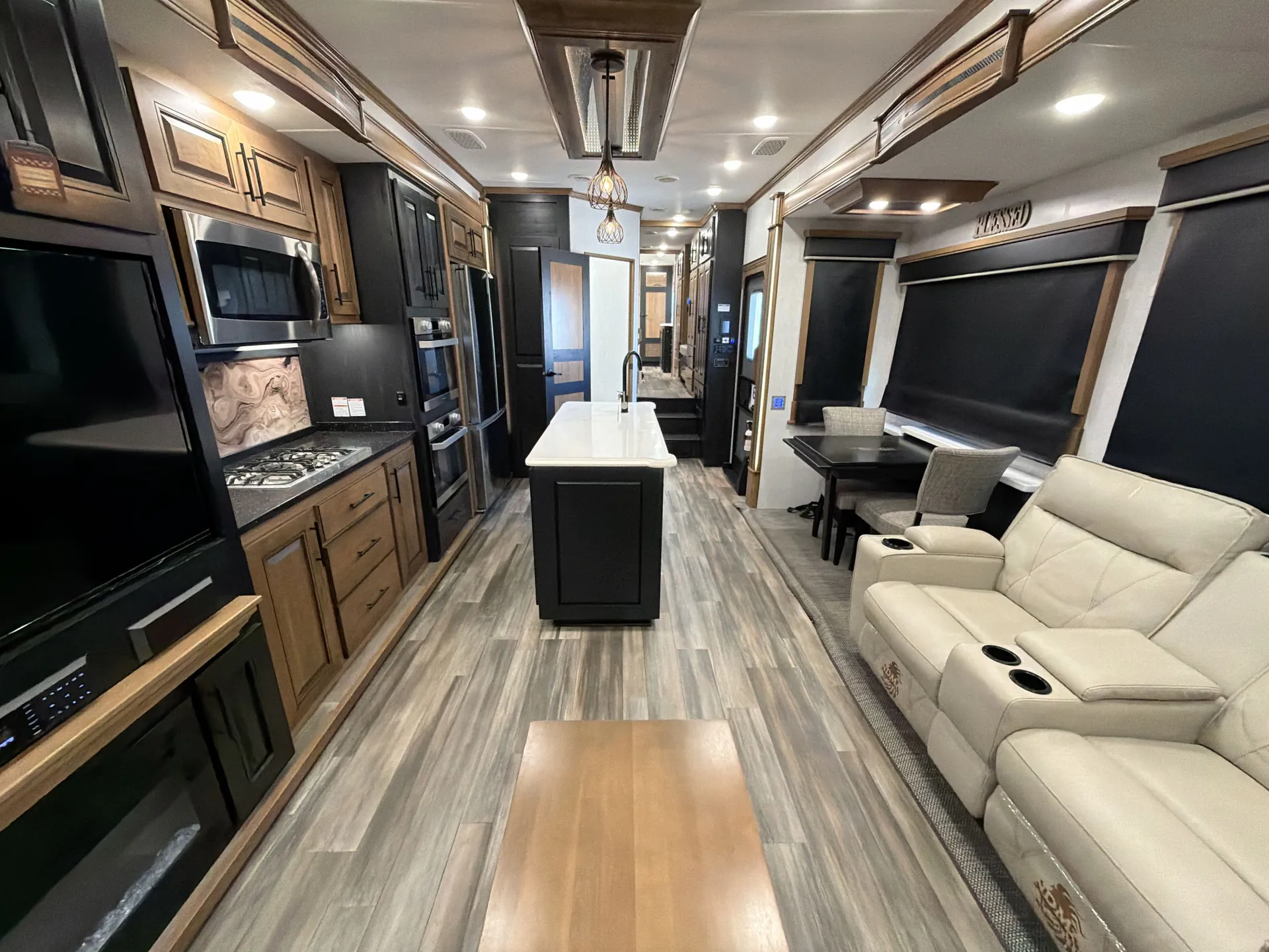 2021 Heartland Landmark LM Newport — living area main