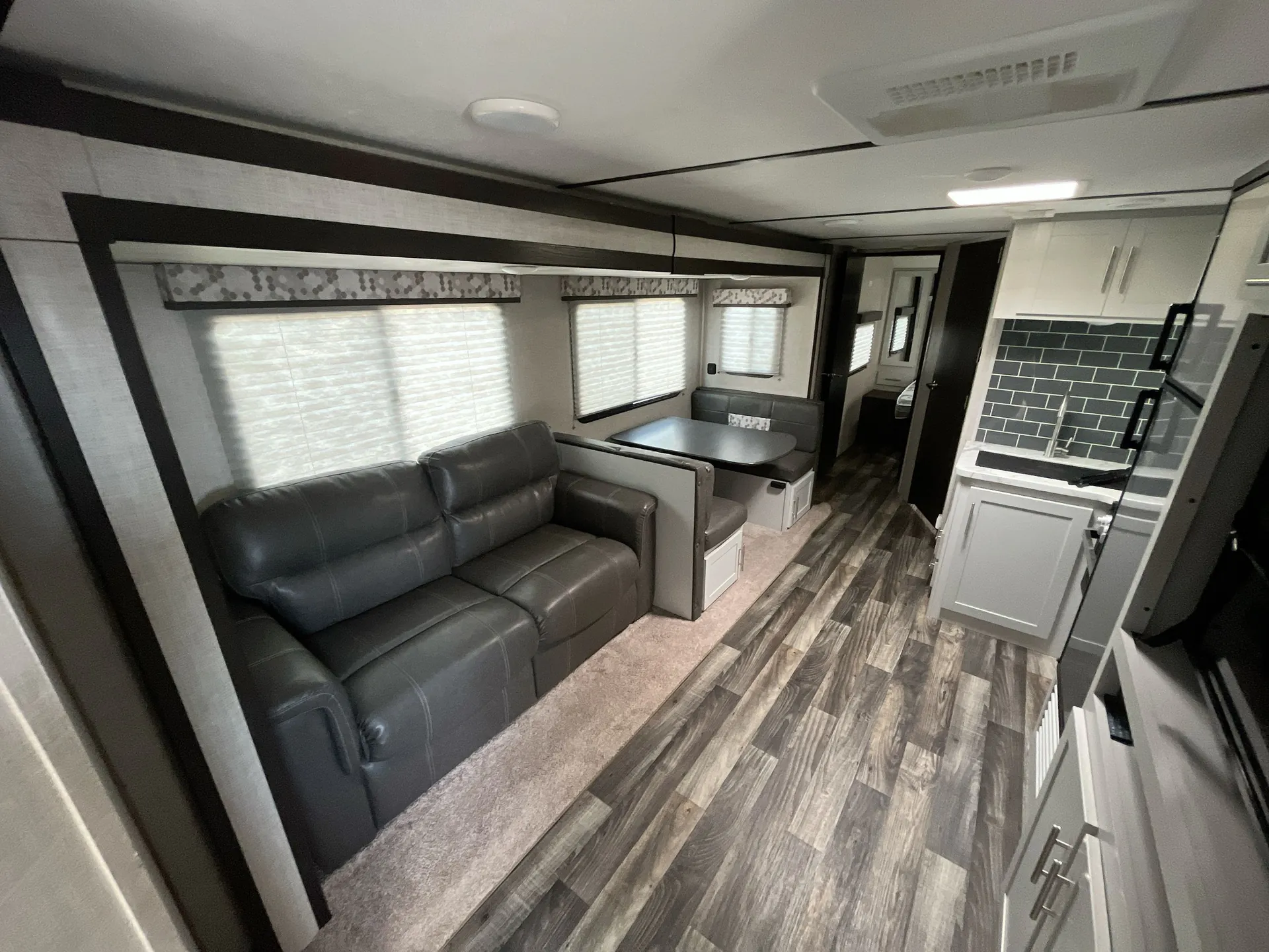 2020 Keystone Bullet 331BHS — living area main