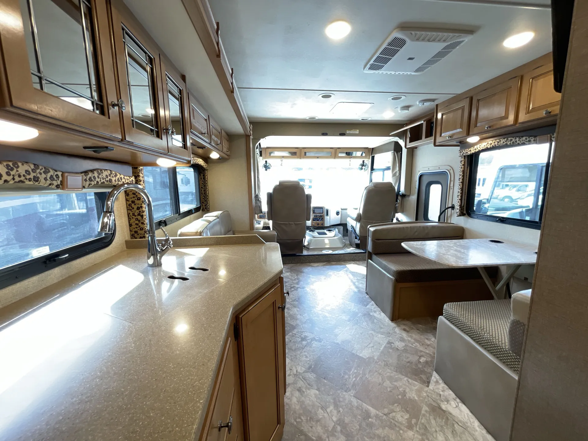 2017 Thor Motor Coach Windsport 29M - Photo 4