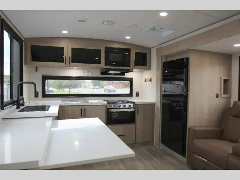 2026 Grand Design Imagine 2700BS - Photo 3