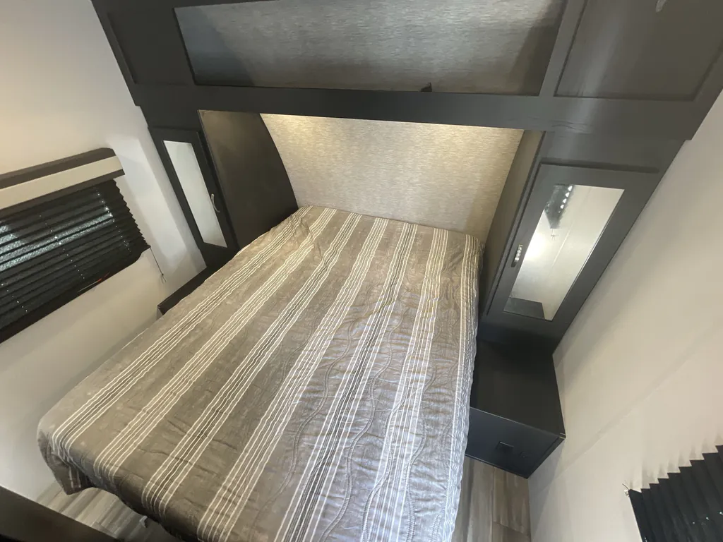 2023 Coachmen Freedom Express Select 29SE, Photos photo 13