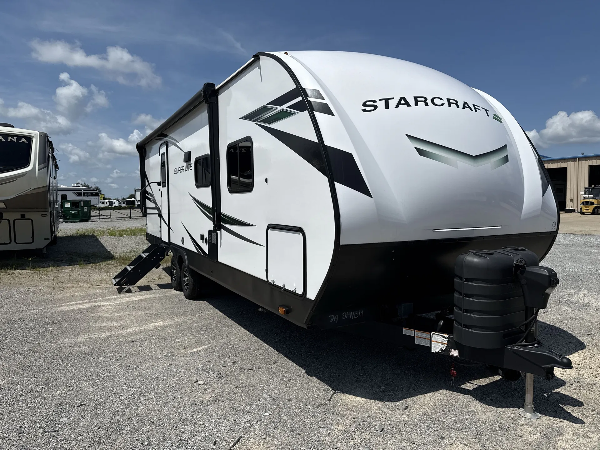 2024 Starcraft Super Lite 241BH dealer photo 1 from Camping World