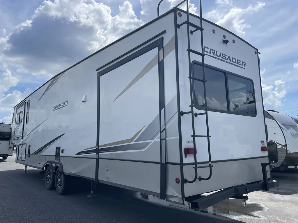 2024 Prime Time Crusader 375FLS, Photos photo 3
