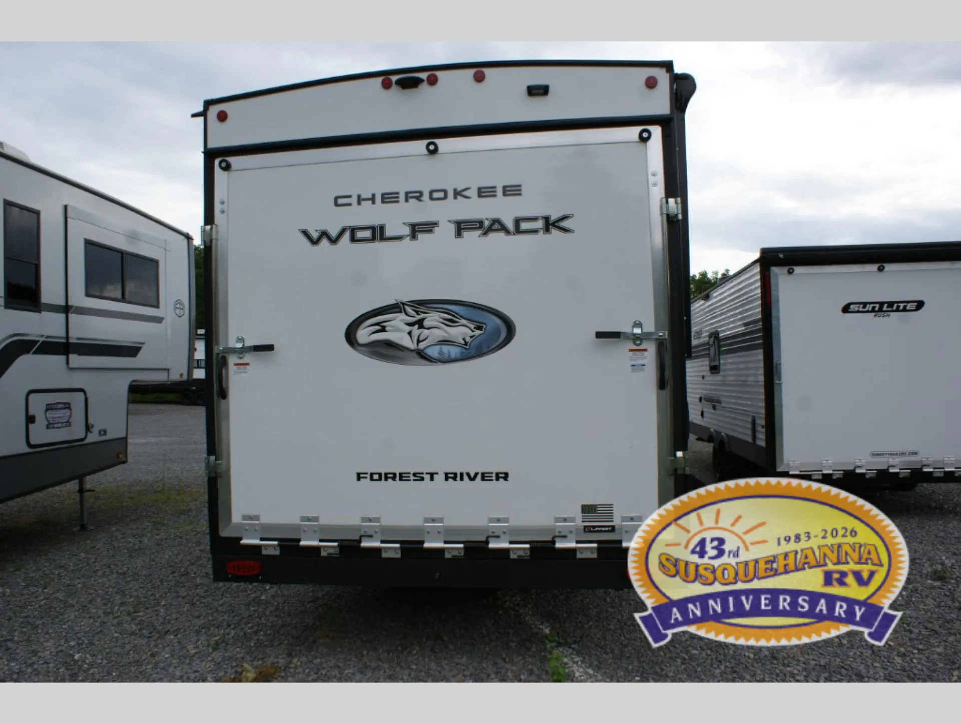 2027 Forest River Cherokee Wolf Pack 25 14 - Photo 3