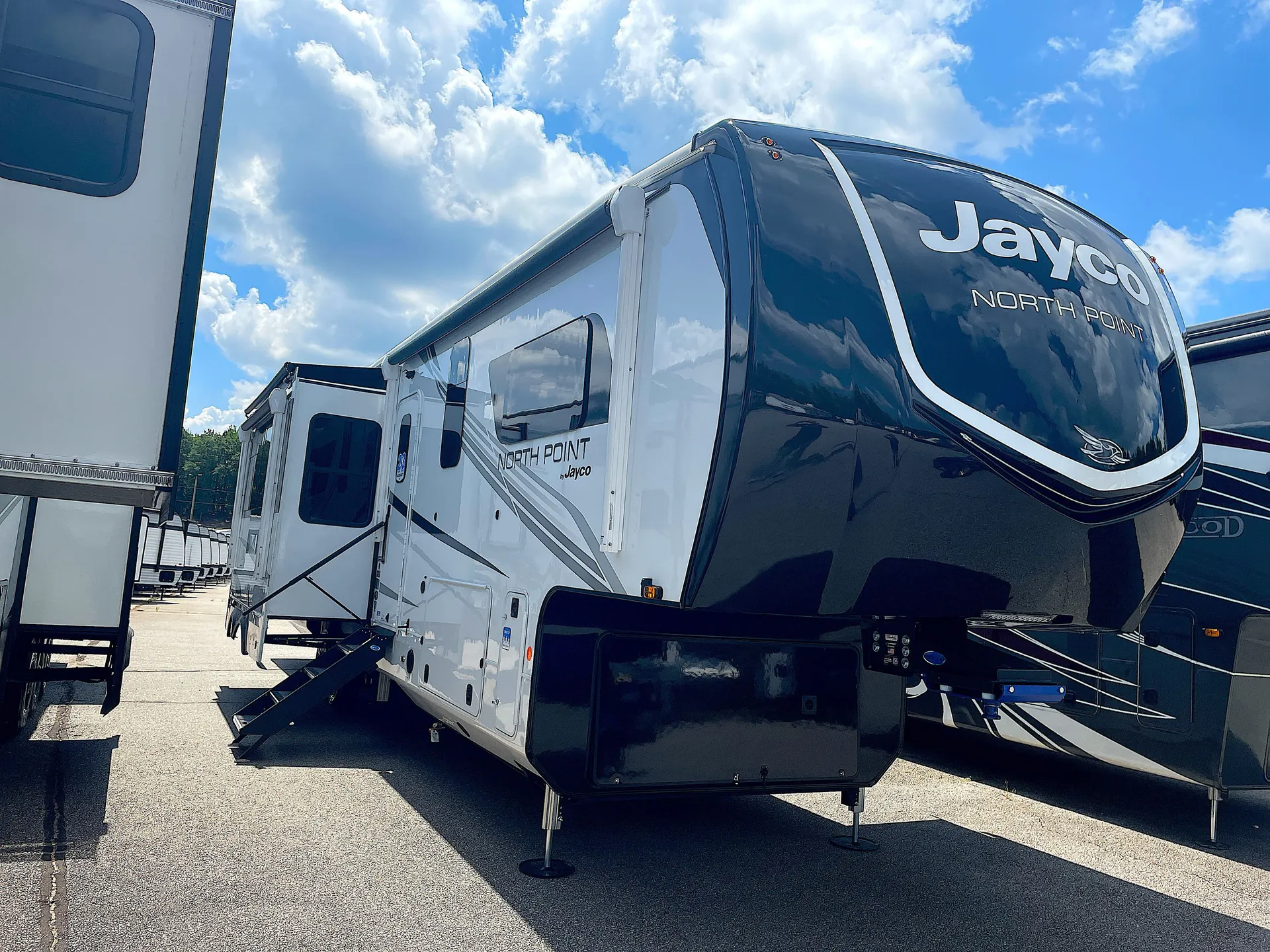 2026 Jayco North Point 390CKDS - Photo 2