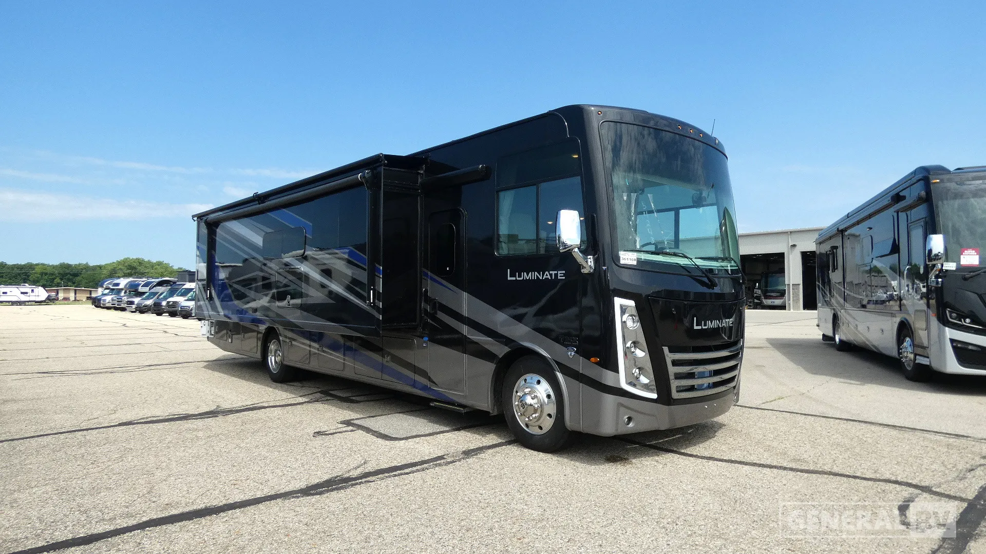 2027 Thor Motor Coach Luminate HH36 - Photo 2