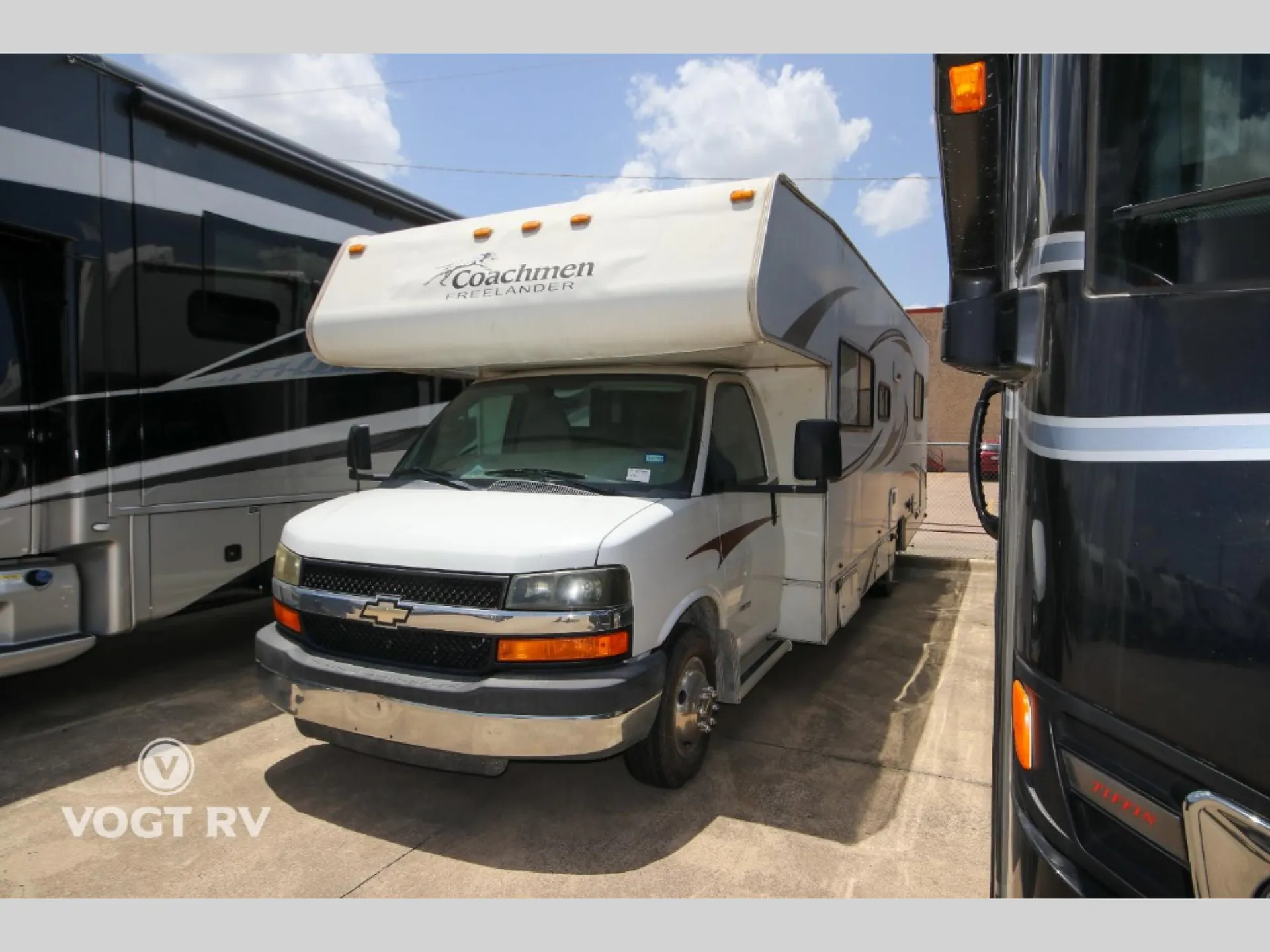 2014 Coachmen Freelander 28QB - Photo 4