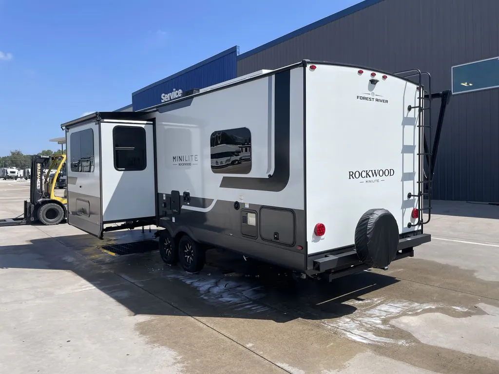 2027 Forest River Rockwood Mini Lite 2506FK — Photo 5