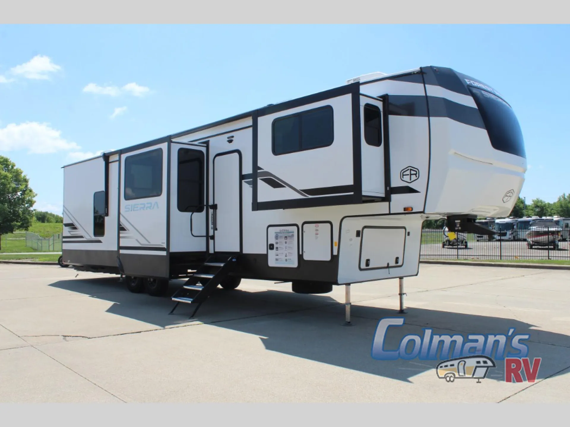 2025 Forest River Sierra 3990FL - Photo 3
