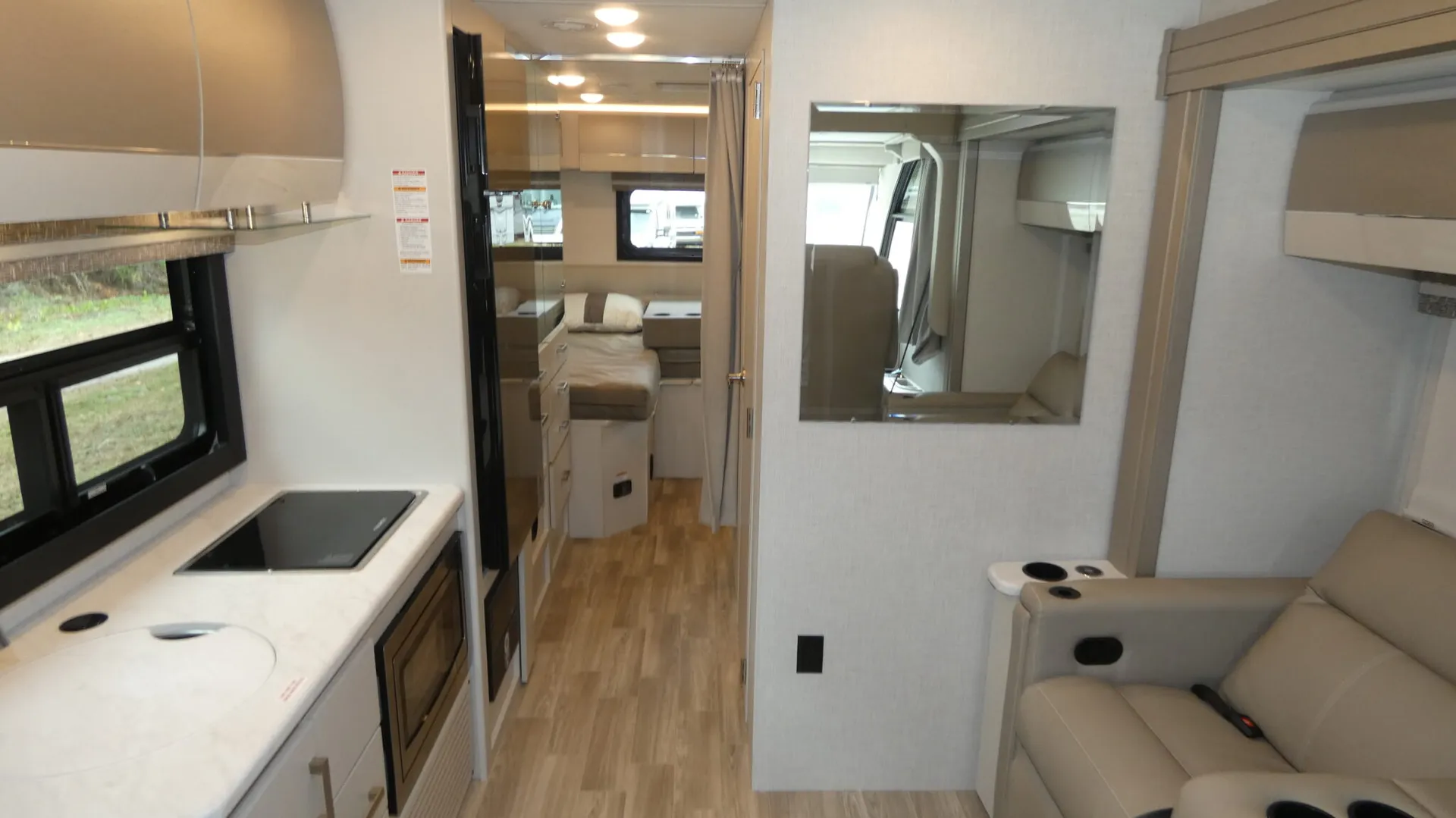 2026 Thor Motor Coach Vegas 262 - Photo 3