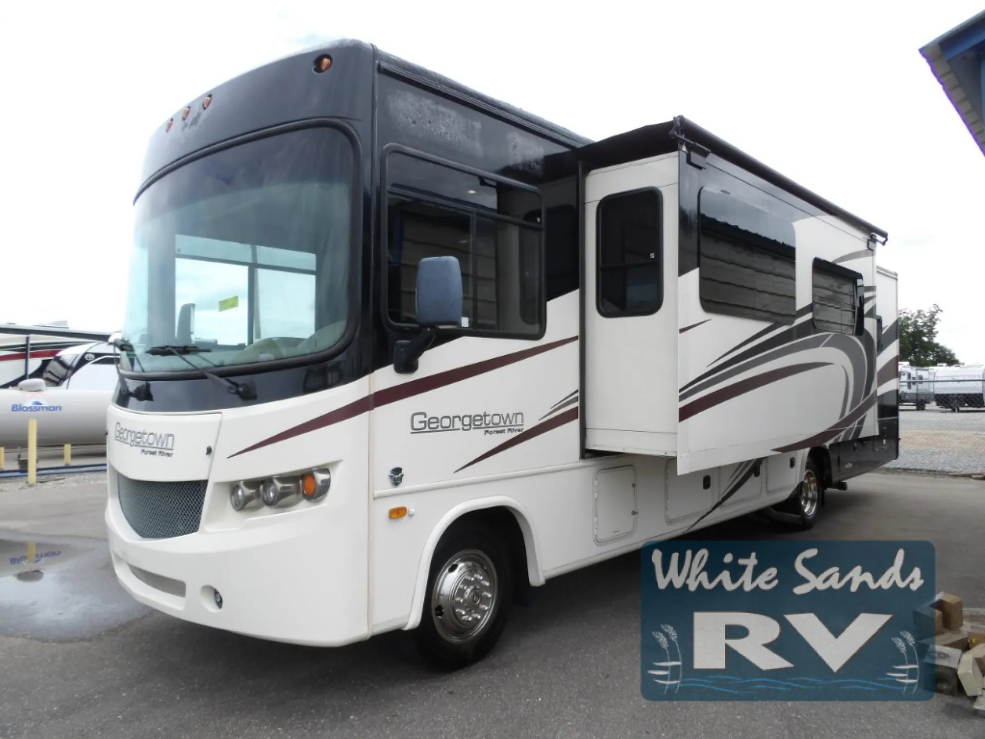 2017 Forest River Georgetown 329DS - Photo 3