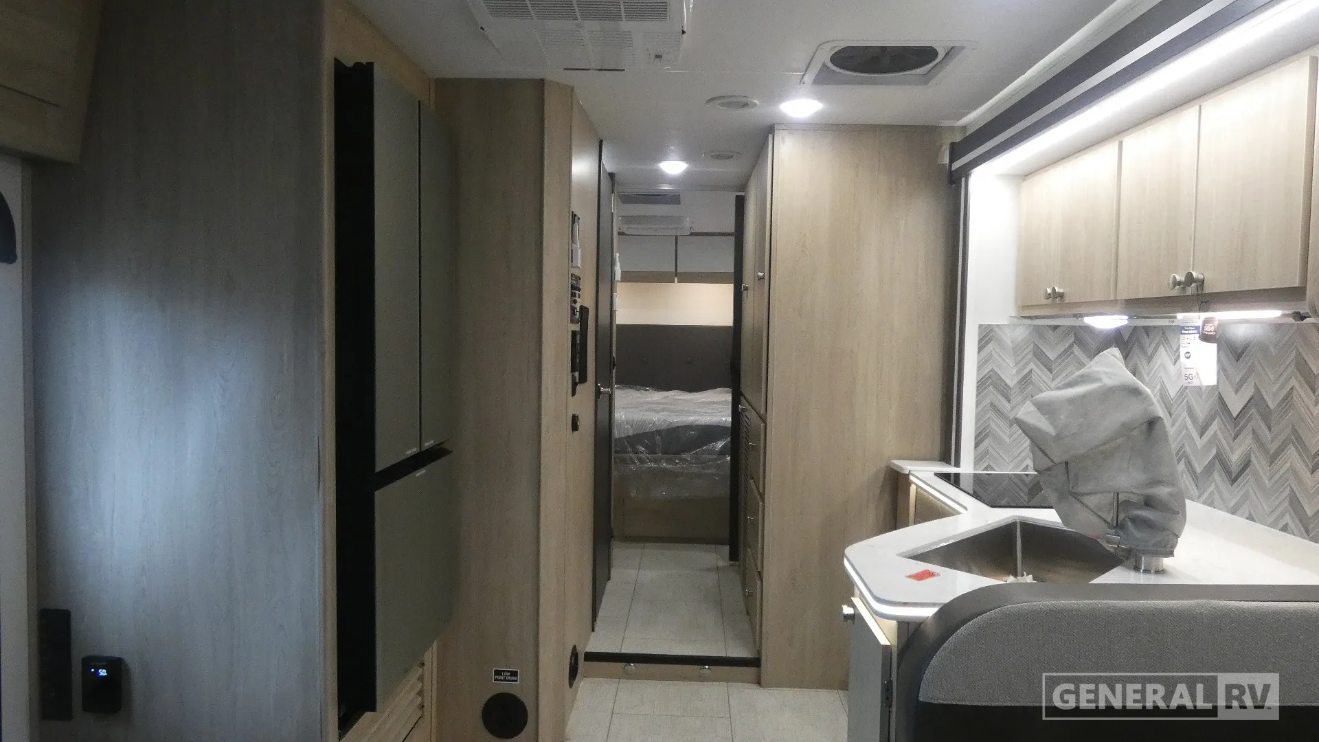 2026 Coachmen Entourage 320LV - Photo 3