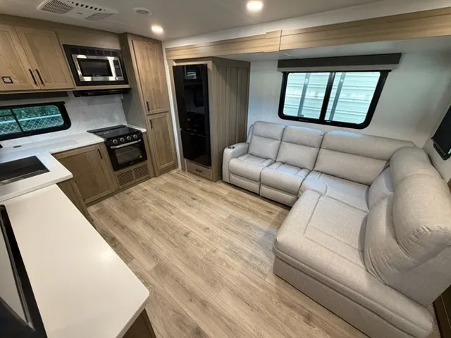 2027 Forest River Rockwood Ultra Lite 2711RK — Photo 7