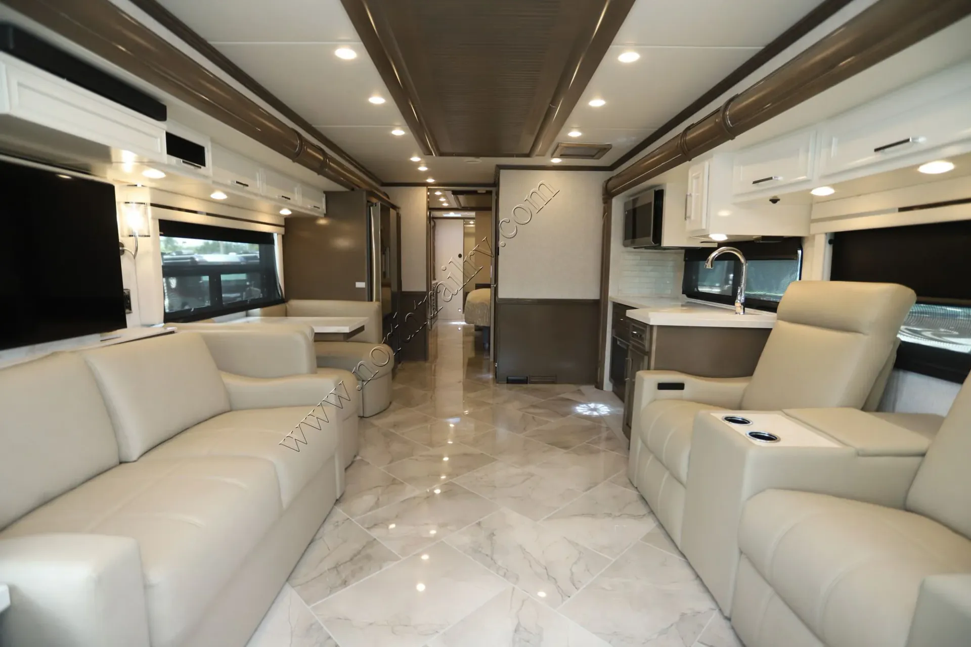 2027 Newmar Ventana 4345 - Photo 4