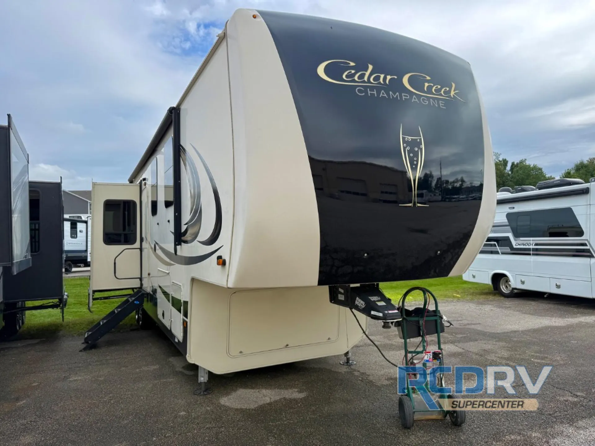 2020 Forest River Cedar Creek Champagne Edition 38ERD - Photo 2