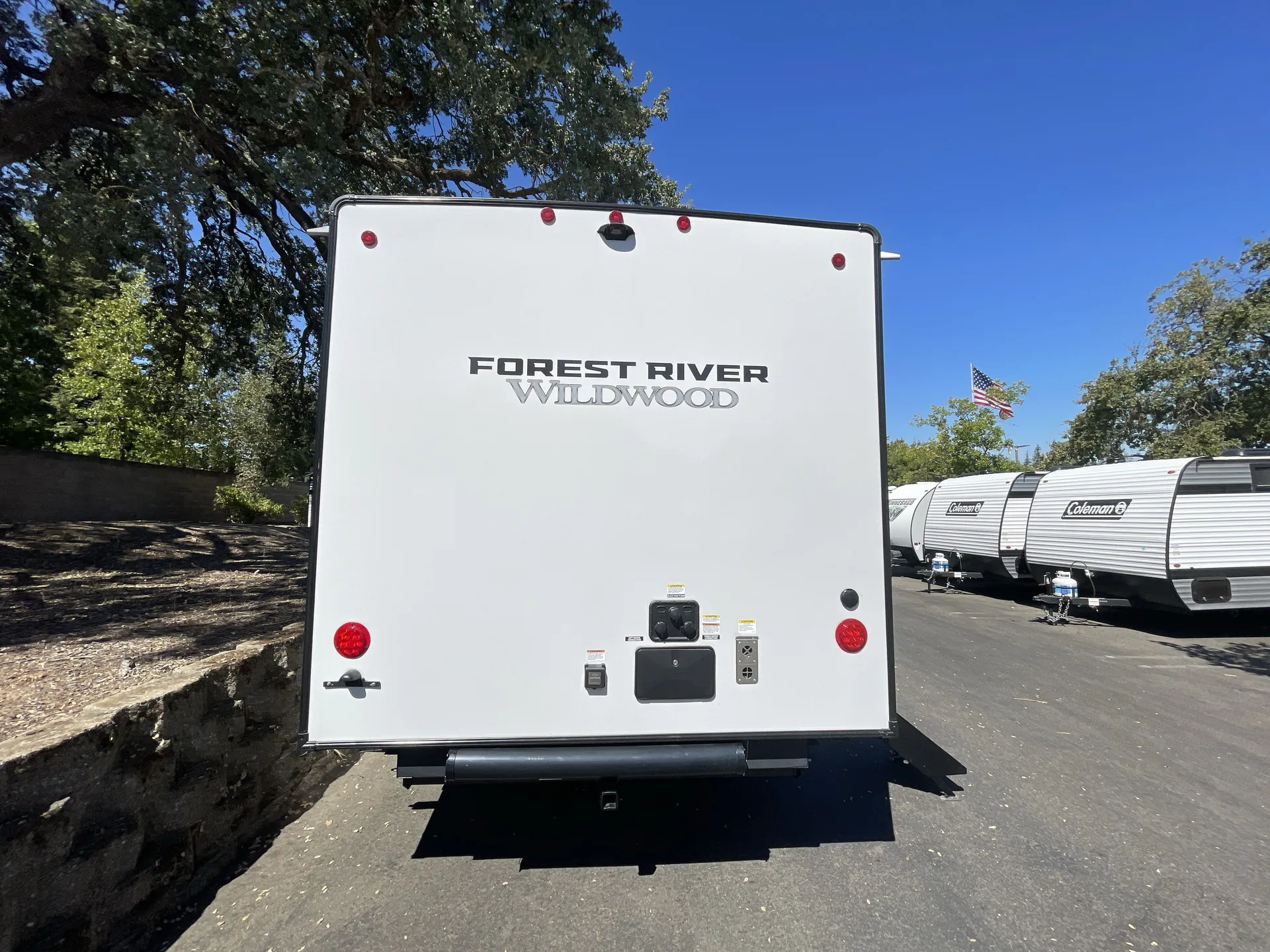 2027 Forest River Wildwood Heritage Glen Hyper-Lyte 21RBHL — backside