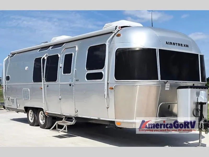 2017 Airstream Flying Cloud 30 BUNK - Photo 2