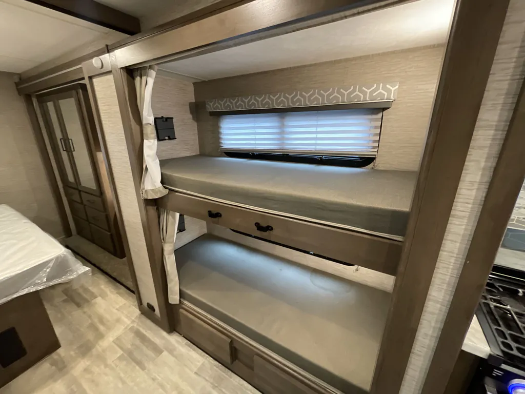 2022 Thor Motor Coach Freedom Traveler A32, Photos photo 17