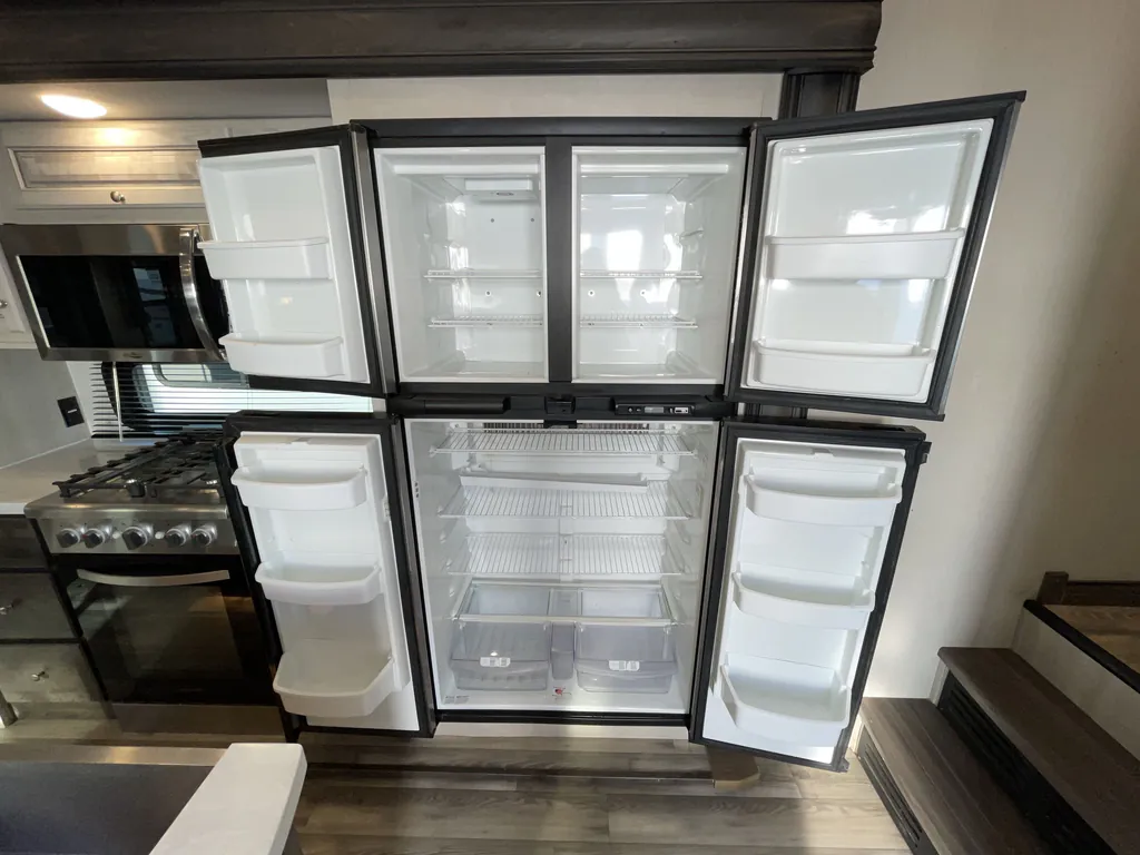 2022 Forest River Cardinal Luxury 380RLX, Photos photo 9