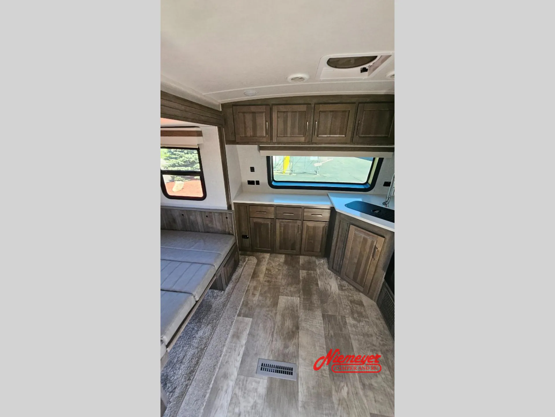2022 Forest River Rockwood Ultra Lite 2608BS — Photo 5