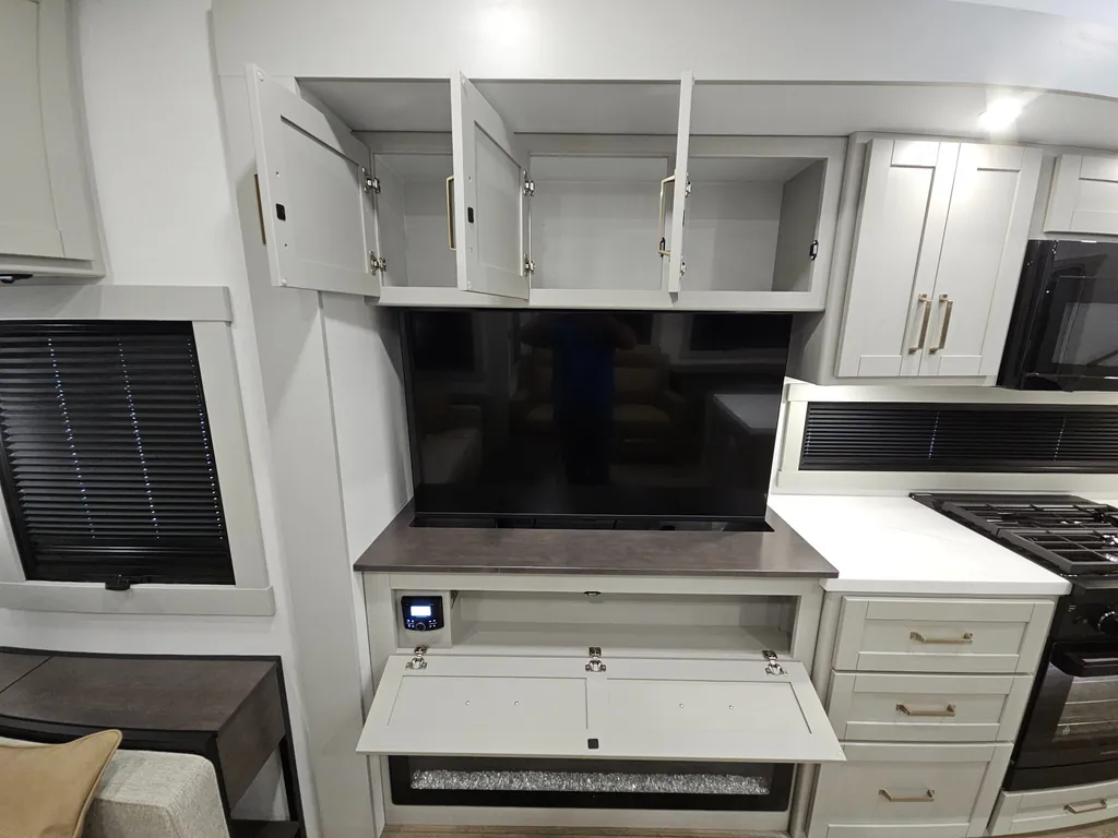 2026 Brinkley Model Z 3600, Photos photo 21