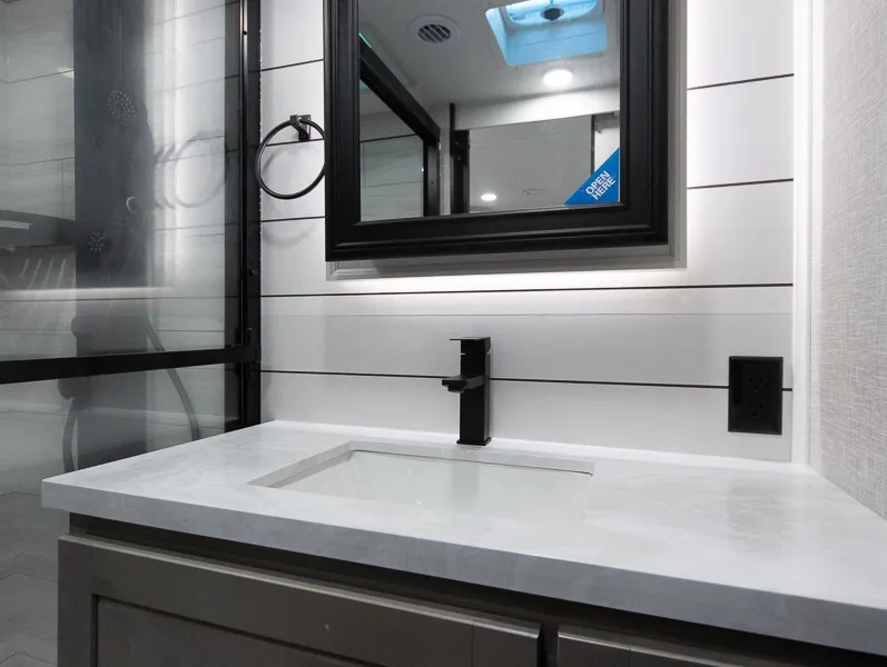 2025 Jayco Seismic Luxury Series 4113, Bathroom photo 5