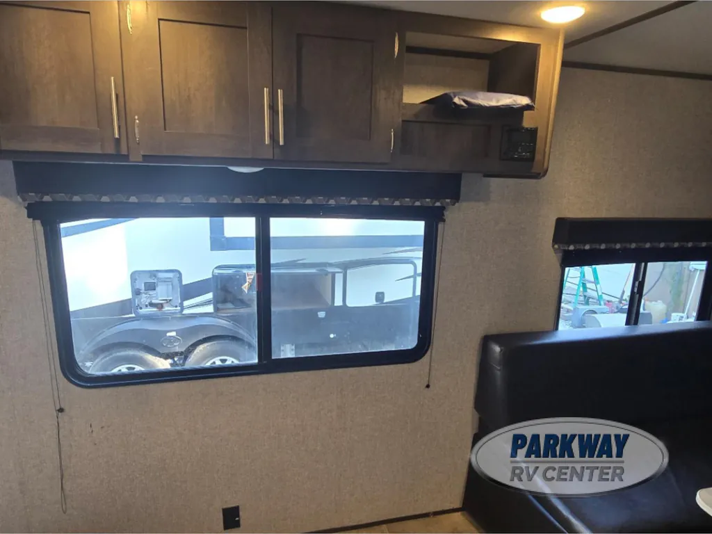2021 Dutchmen Coleman Lantern 270TQ, Photos photo 10