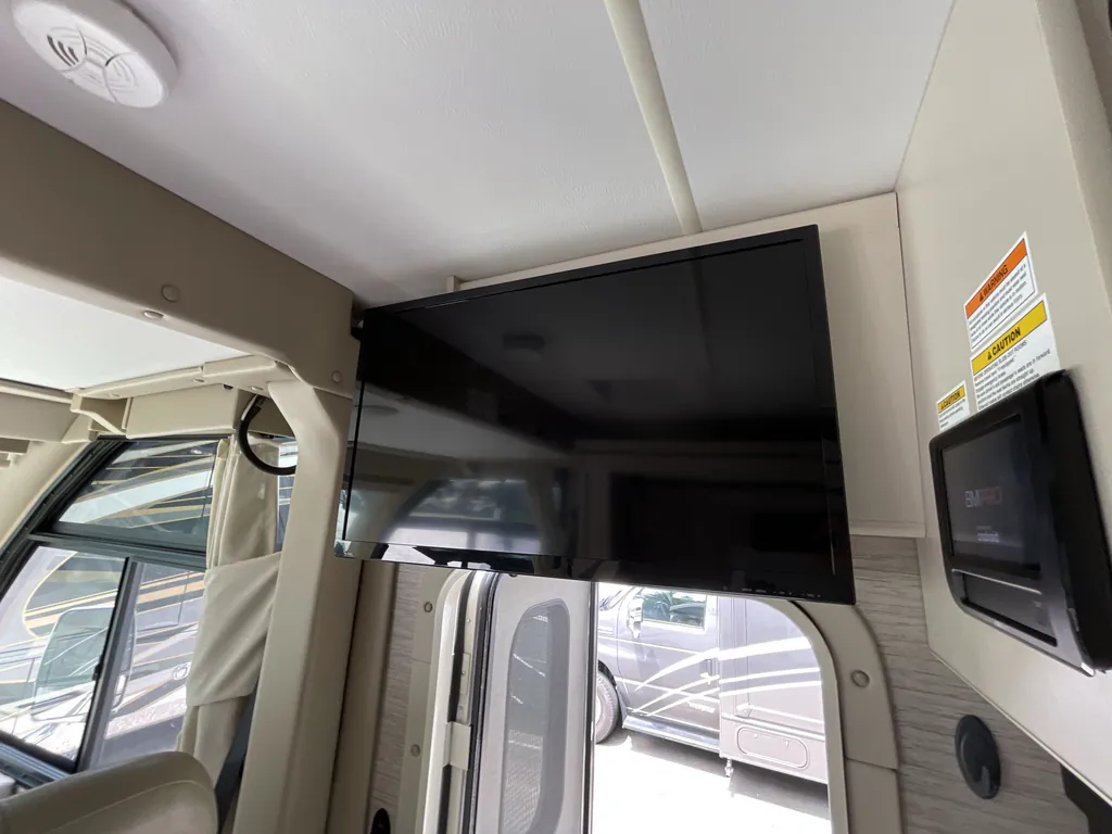 2022 Thor Motor Coach Axis 24.3, Photos photo 11