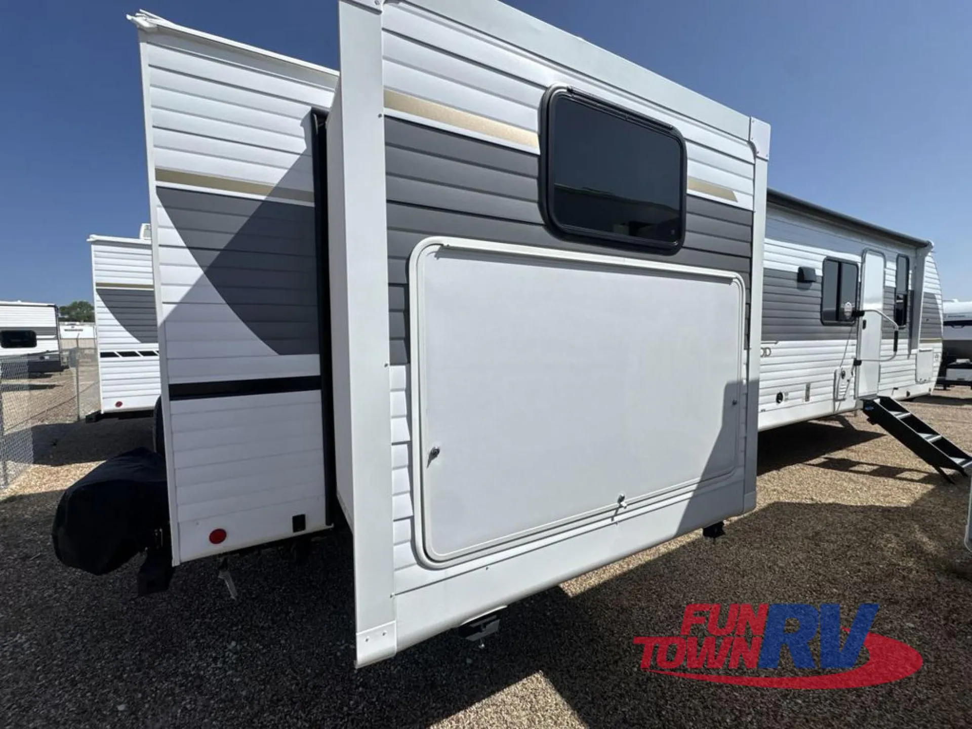 2027 Forest River Wildwood 31KQBTS — Photo 7