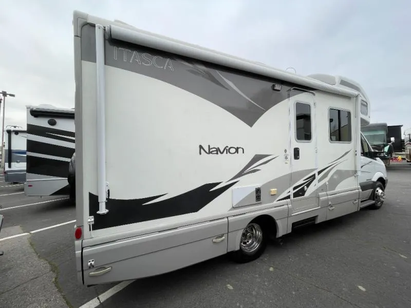 2009 Itasca Navion 24A - Photo 4