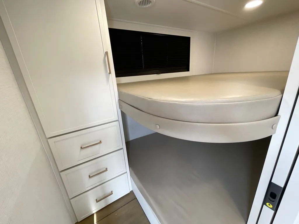 2027 Brinkley Model I 294, Photos photo 13