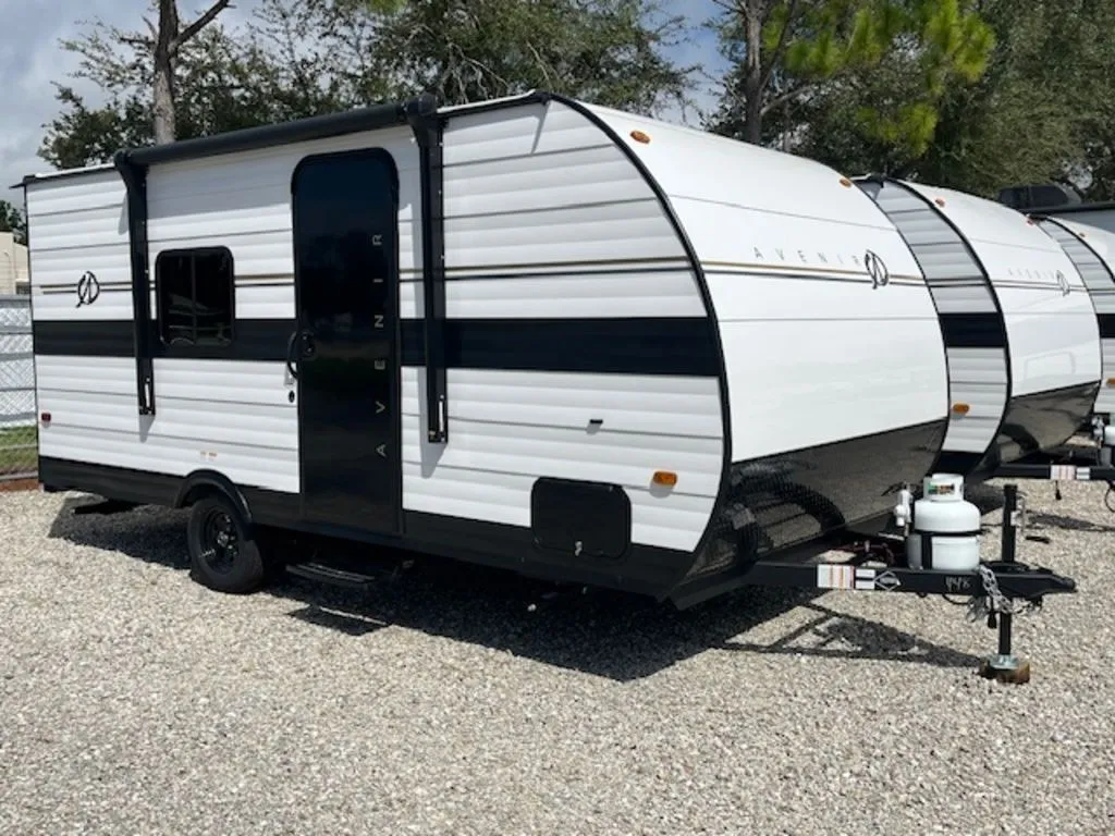 2025 Cruiser RV Avenir 17RB - Photo 2