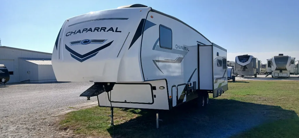 2024 Coachmen Chaparral Lite 284RL - Photo 4