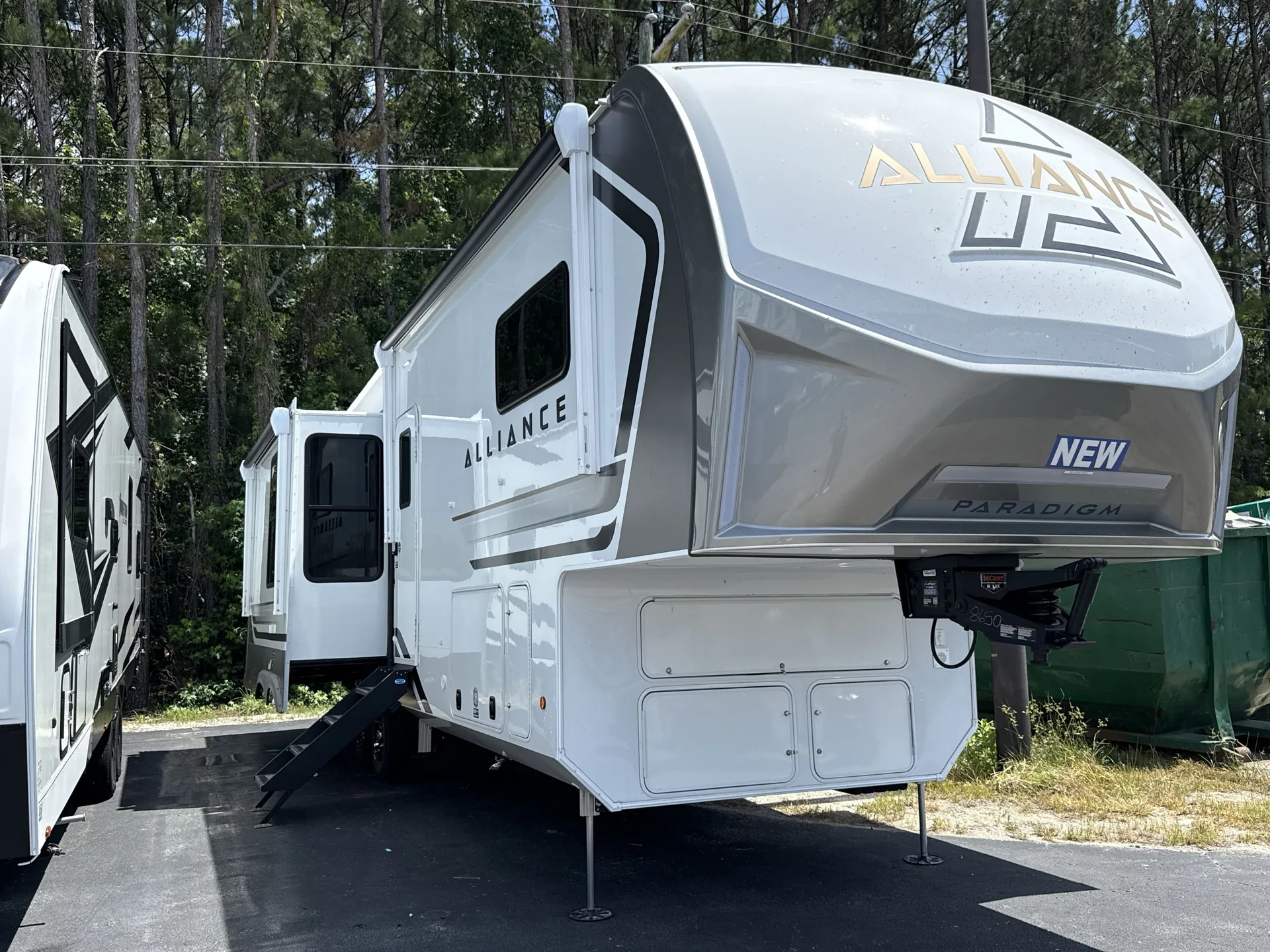 2027 Alliance RV Paradigm 312RK - Photo 2