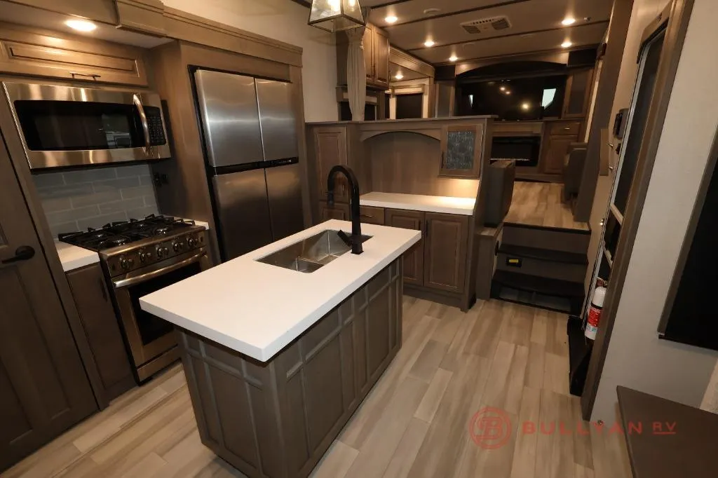 2023 Grand Design Solitude 380FL - Photo 4