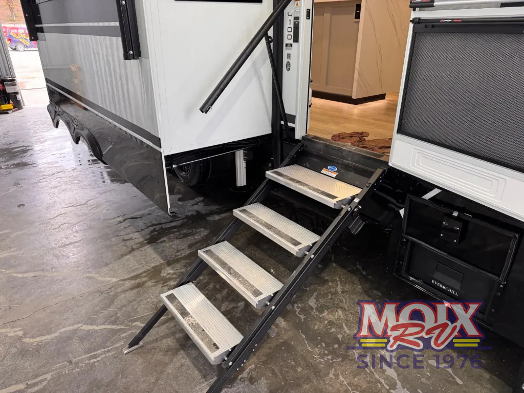 2026 Brinkley Model G 4100, Photos photo 8